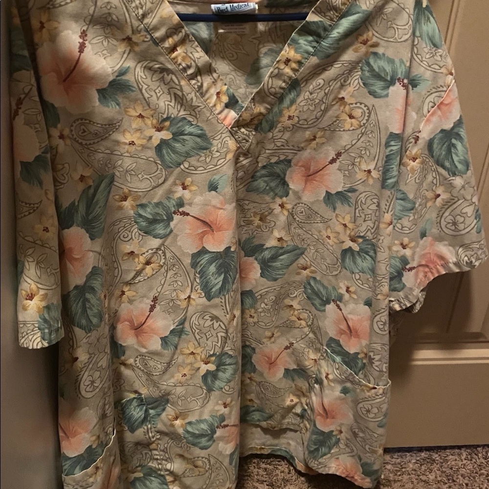 Scrub Top Size 2XL
